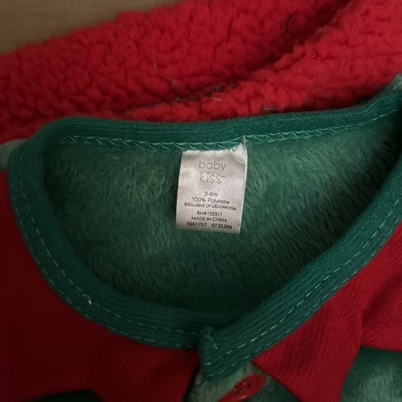 Infant Mickey Mouse onesie Sz 0/3 mos + Santa tunic and hat Sz 3-6 mos - Picture 8 of 8